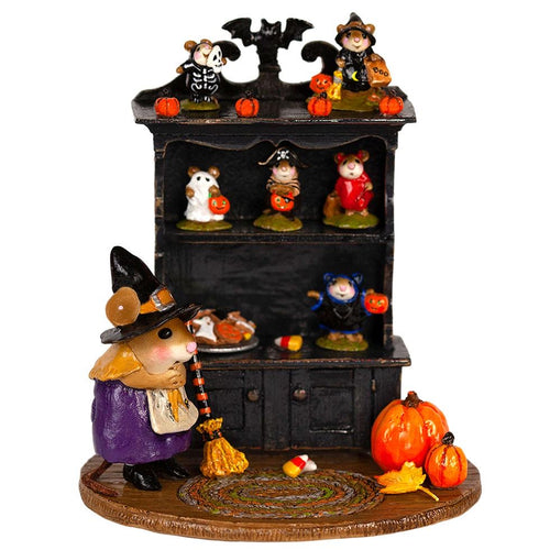 M-674a Collector's Halloween Curio (full)