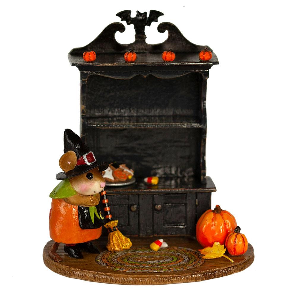 M-674b Collector's Halloween Curio (empty)